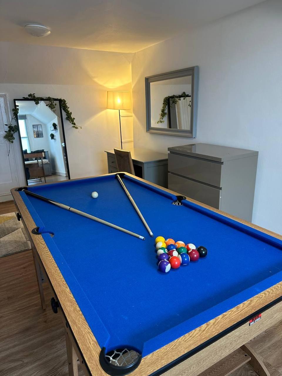 דירות קאמברידג' 3 Bed Flat With Pool Table מראה חיצוני תמונה